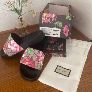 Gucci Slides Size 38 (Women 7)